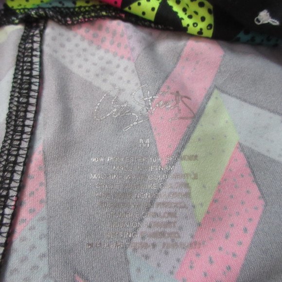 fun 80s patterned athletic shorts - Picture 2 of 2